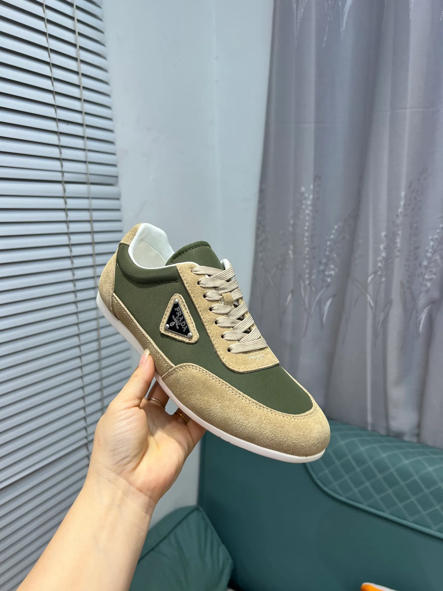 Men's shoes 💰440 PRADA (Prada) uses original cow suede, genuine leather lining, original foam wear-resistant soft outsole, casual sports version, young fashion, European and American trend, British style, actual picture color. Standard code: Men’s size 38/44 (45 can be customized)